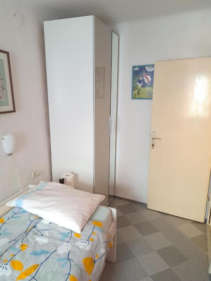 House Tomic Lägenhet Cres Exteriör bild